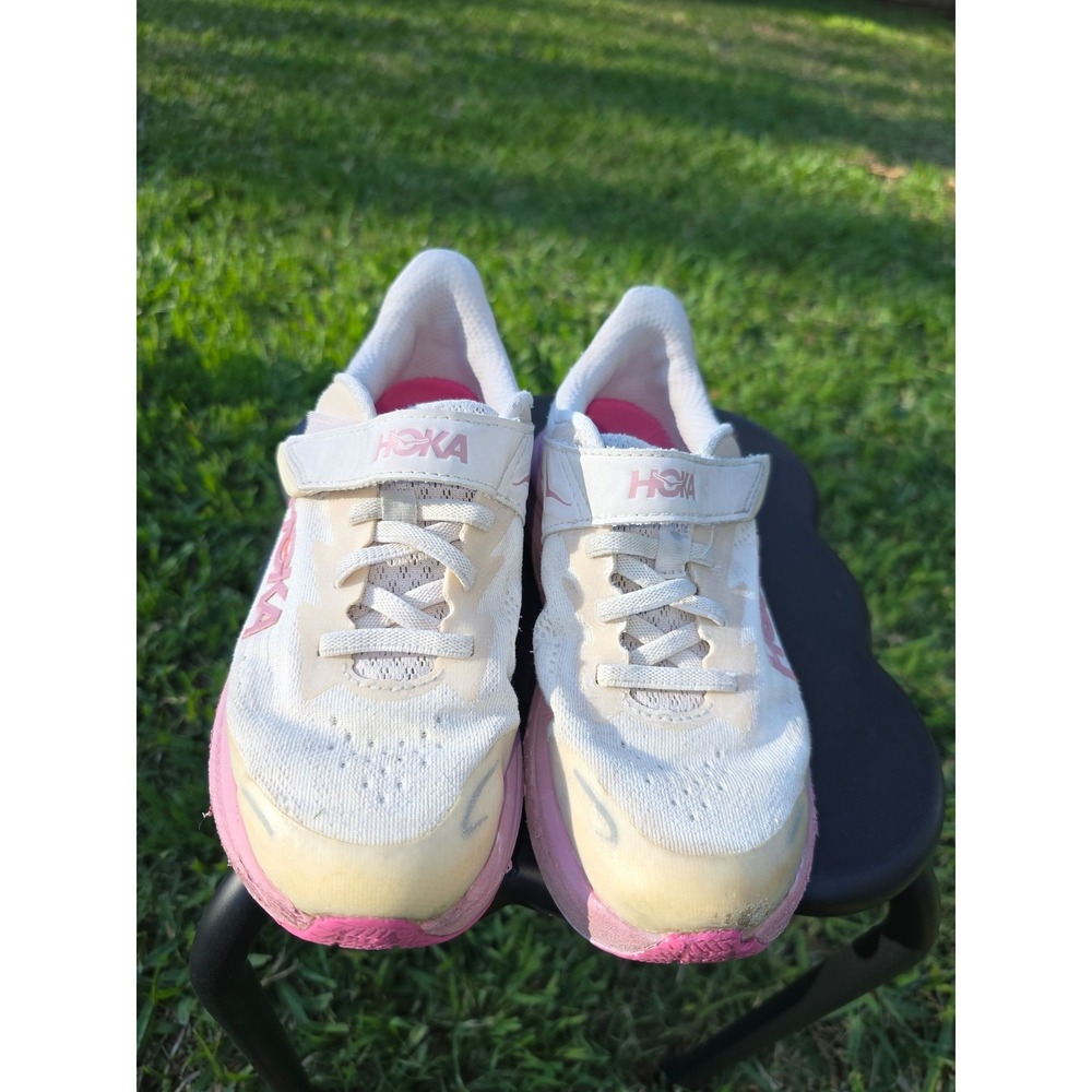 Hoka Clifton 10 Kids Rose Cream Running Shoes Youth Sz 2.5 - Picture 2 of 9